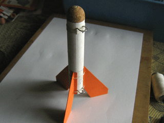 Как был создан пороховой ракетный двигатель