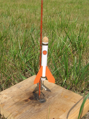 Деревянная ракета своими руками. | Премиум Фото